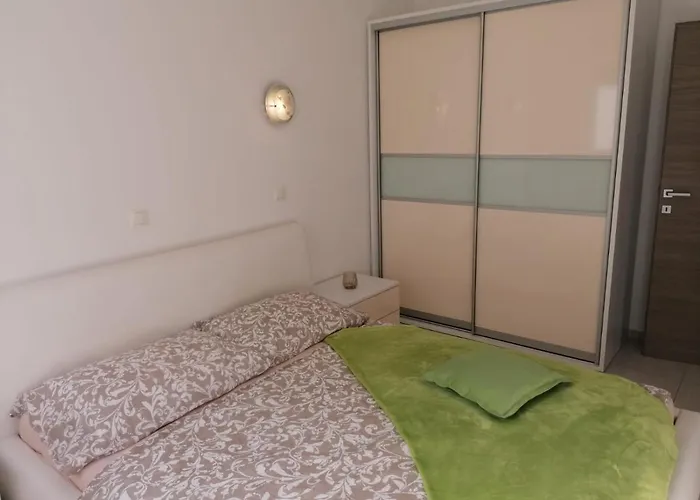 아파트 Mali San 트로기르