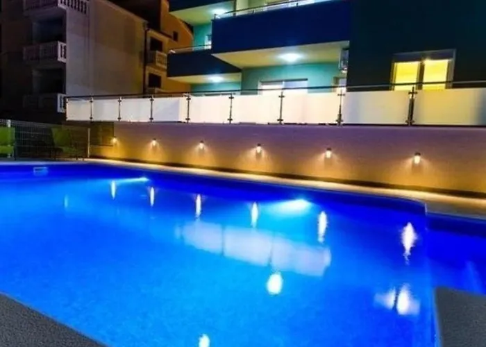 아파트 Mali San 트로기르