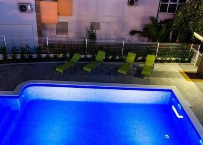 Mali San 트로기르